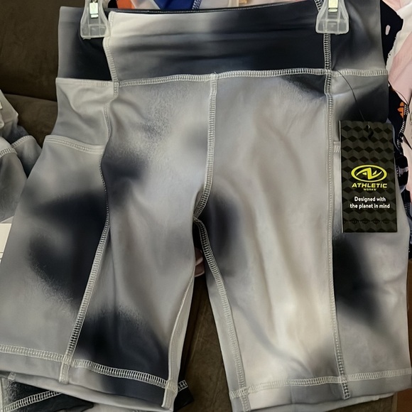 Athletic Works Girls Bike Shorts, Multi Color Black & White - Picture 4 of 4
